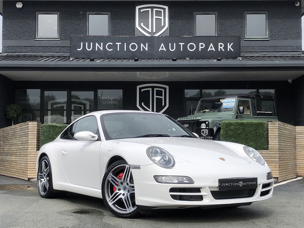 Porsche 911 Carrera S White