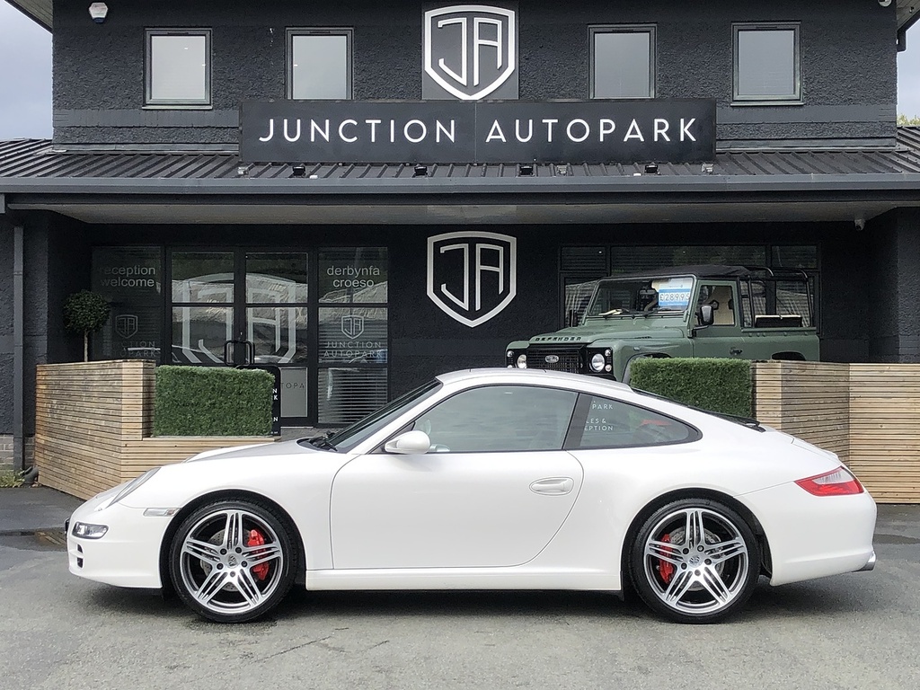 Porsche 911 Carrera S White #4
