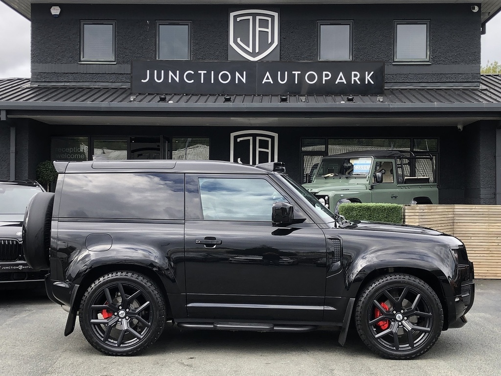 Land Rover Defender 90 D250 Mhev S Black #5