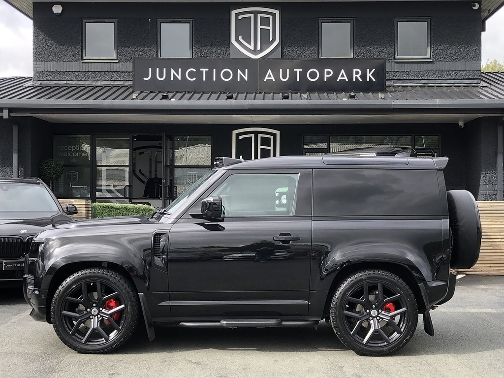 Land Rover Defender 90 D250 Mhev S Black #4