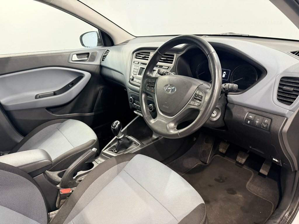 Hyundai I20 Hatchback Silver #9