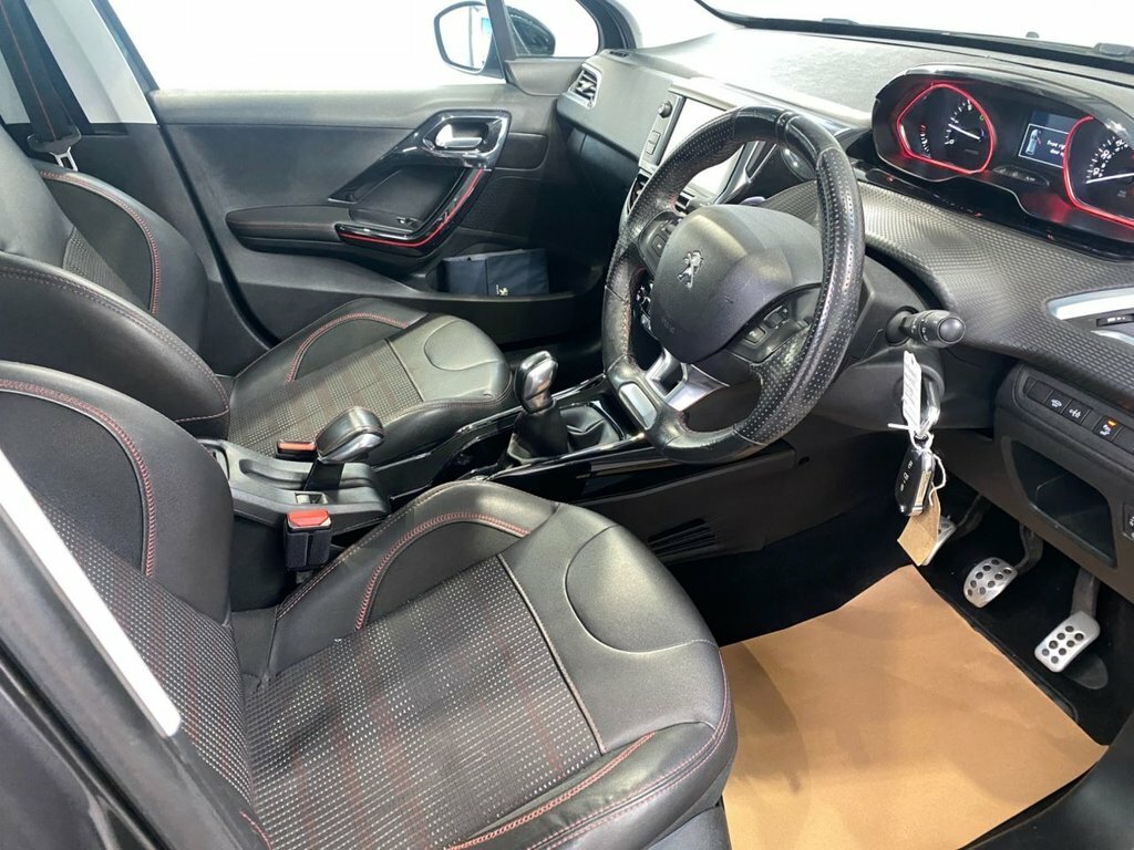 Peugeot 2008 Active Black #12