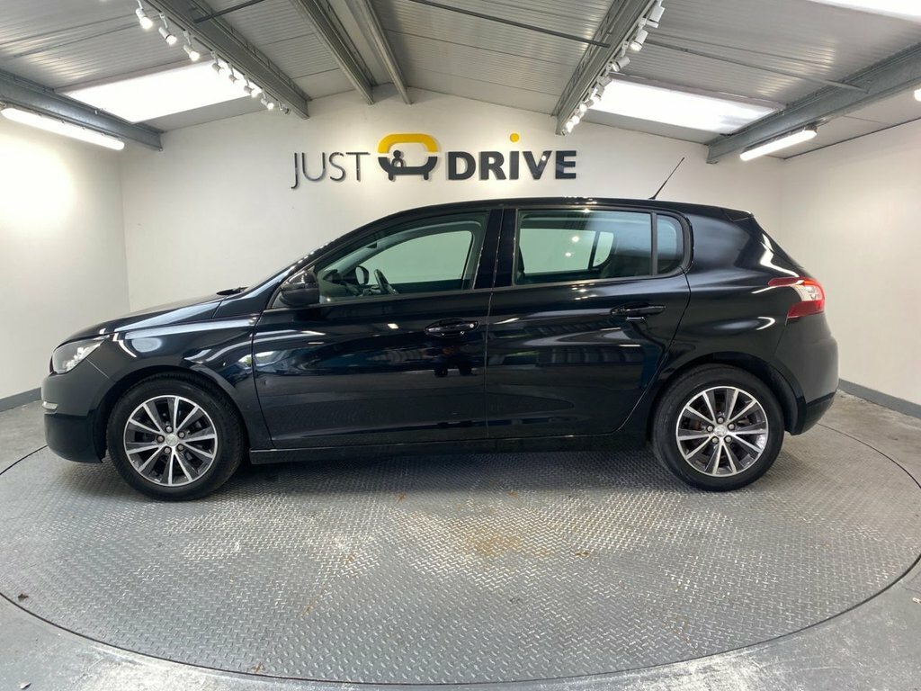 Peugeot 308 1.2L Active Black #2