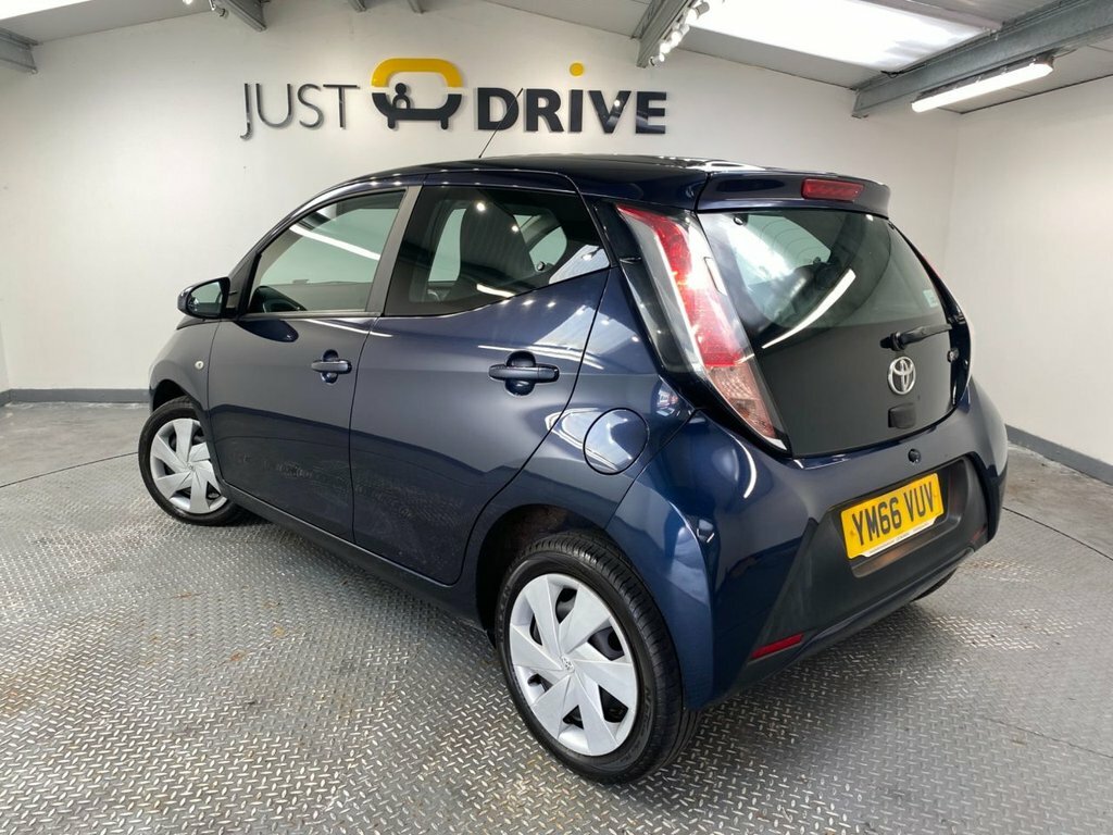 Toyota Aygo 1L X-play Blue #3