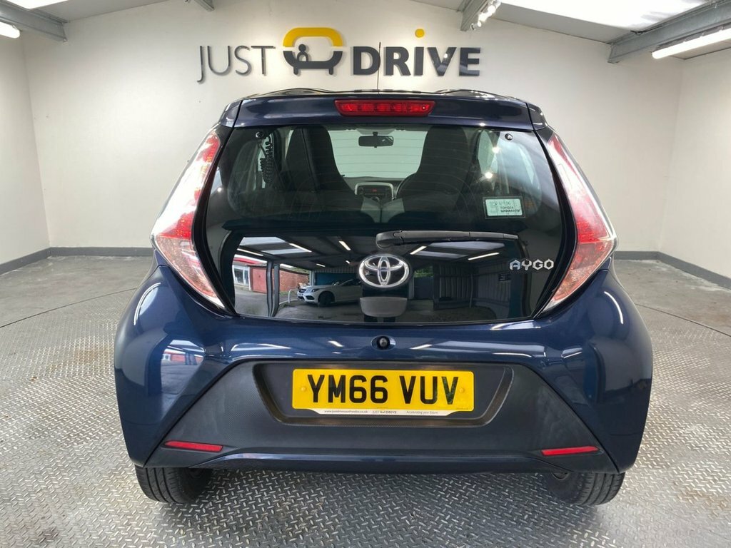 Toyota Aygo 1L X-play Blue #4