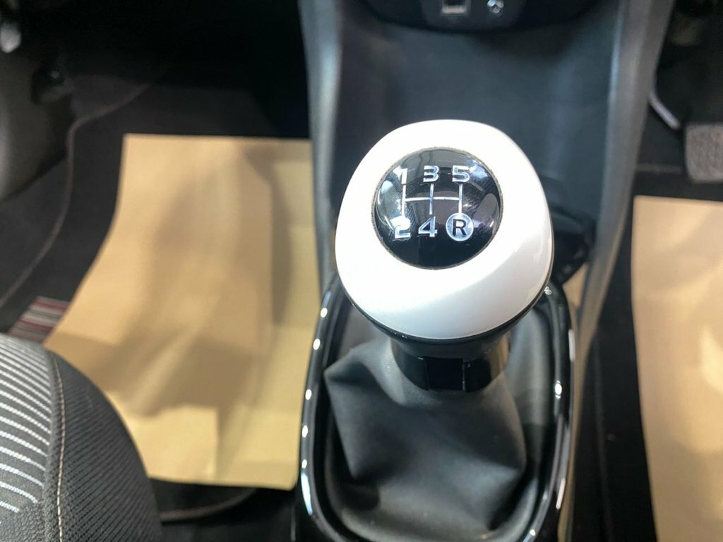 Peugeot 108 1.0 Vti Active Top White #18