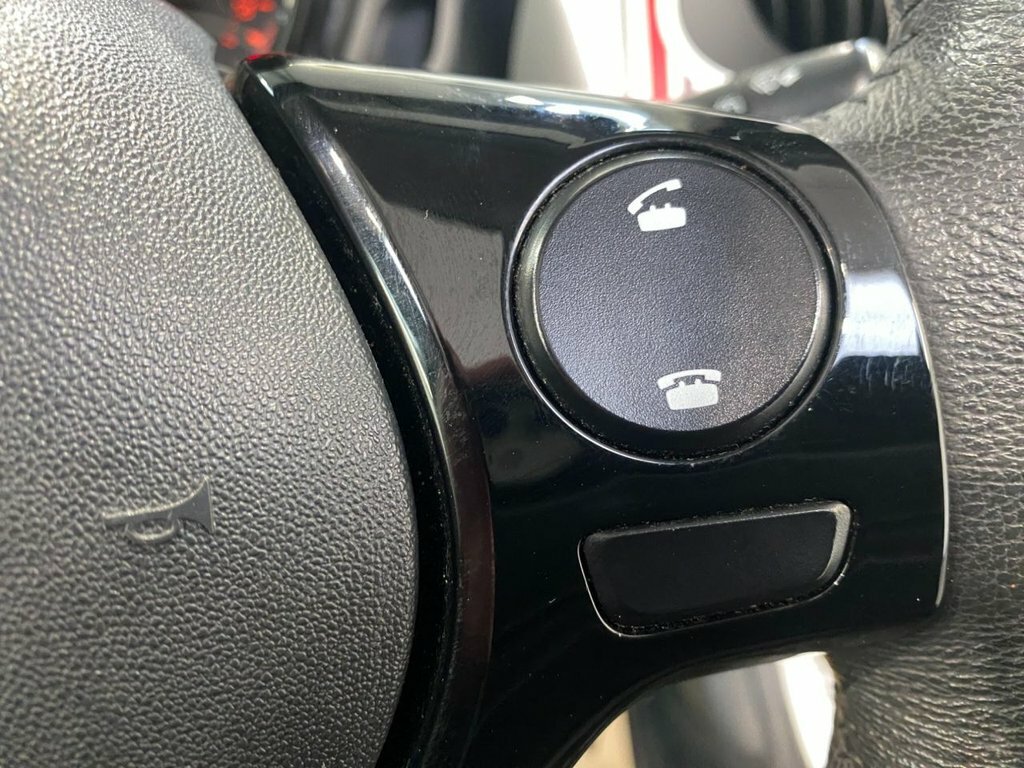 Peugeot 108 1.0 Vti Active Top White #21
