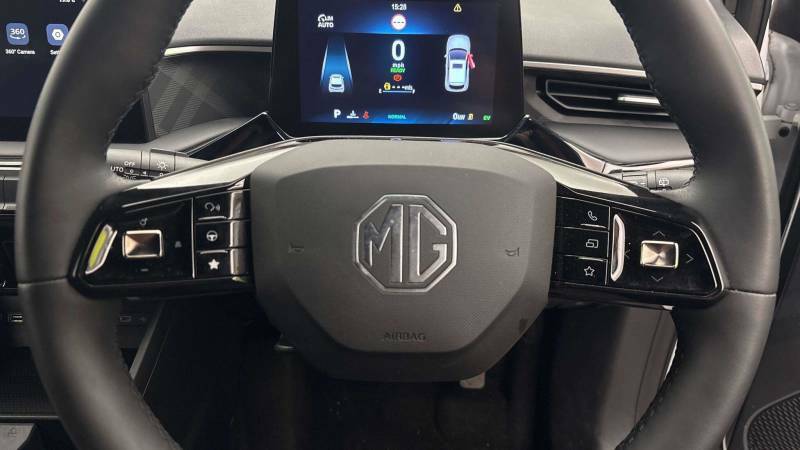 MG MG3 1.5 Hybrid Trophy Red #10