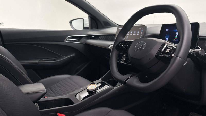 MG MG3 1.5 Hybrid Trophy White #2