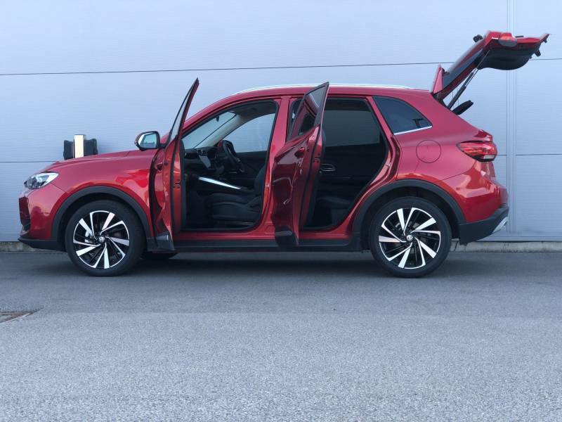 MG ZS 1.5 Hybrid Trophy Red #6
