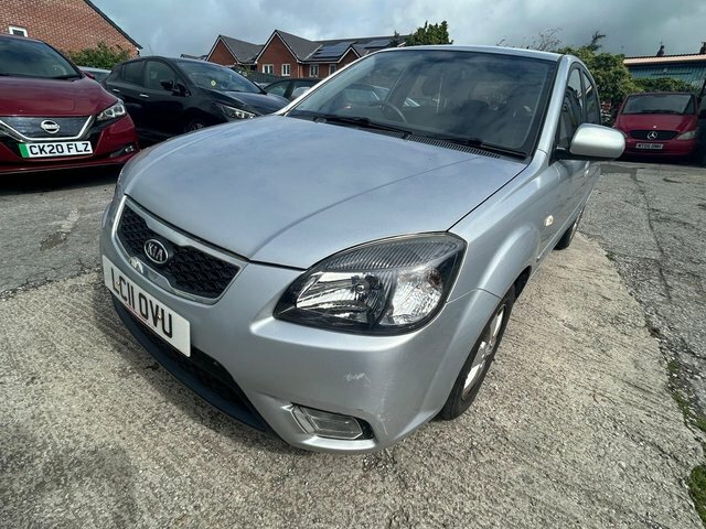 Kia RIO 1.5 Crdi 2 Silver #3