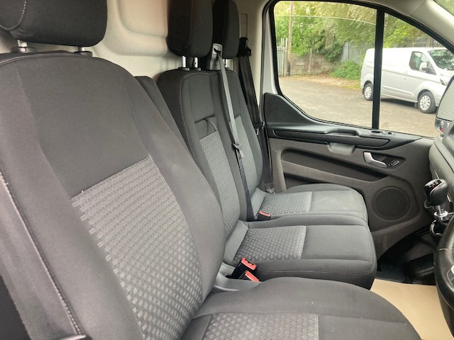 Ford Transit Custom Mpv BL22BKY White #5