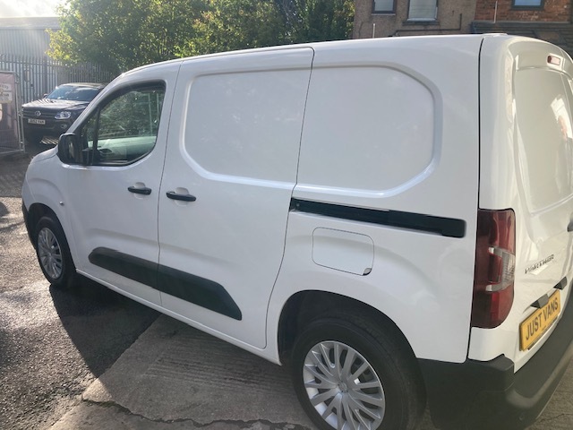 Peugeot Partner Mpv White #3
