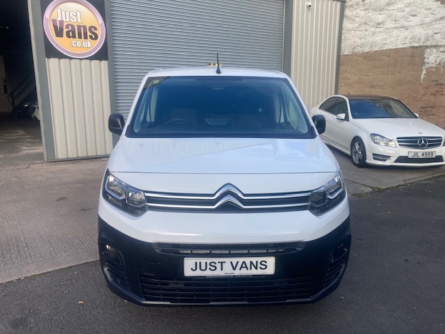 Citroen Berlingo Mpv White #2