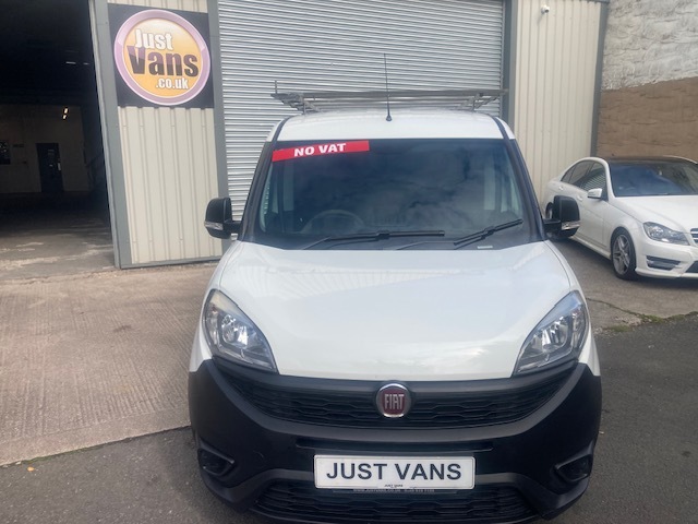 Fiat Doblo Mpv White #2