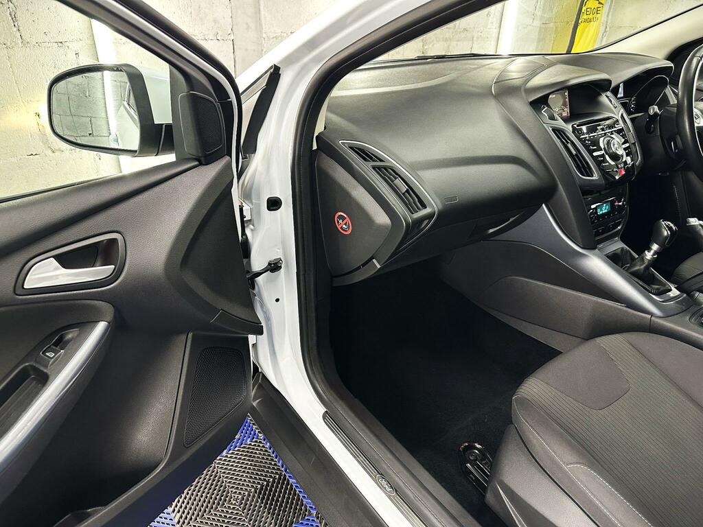 Ford Focus 1.6 Tdci Titanium Navigator White #18