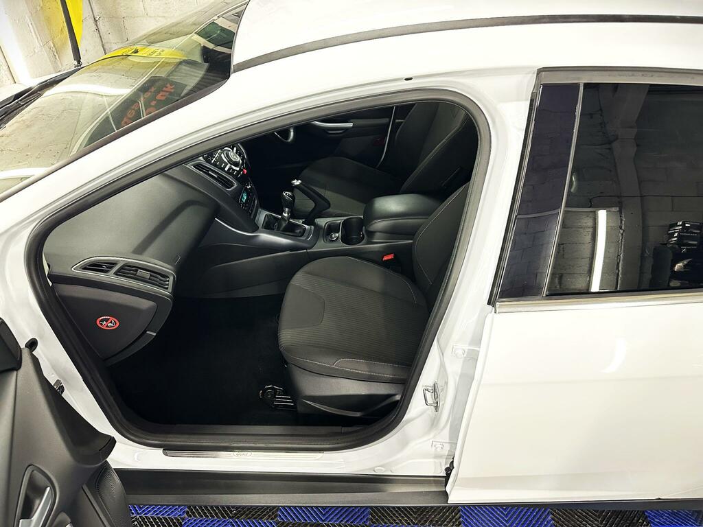 Ford Focus 1.6 Tdci Titanium Navigator White #16