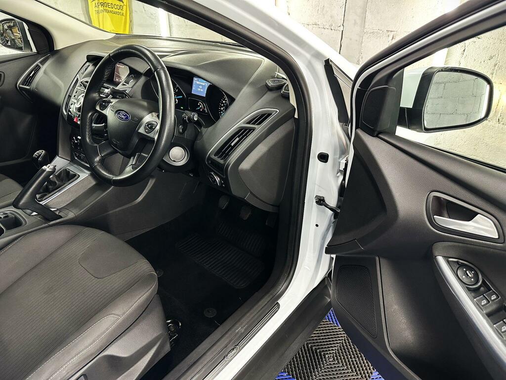 Ford Focus 1.6 Tdci Titanium Navigator White #24