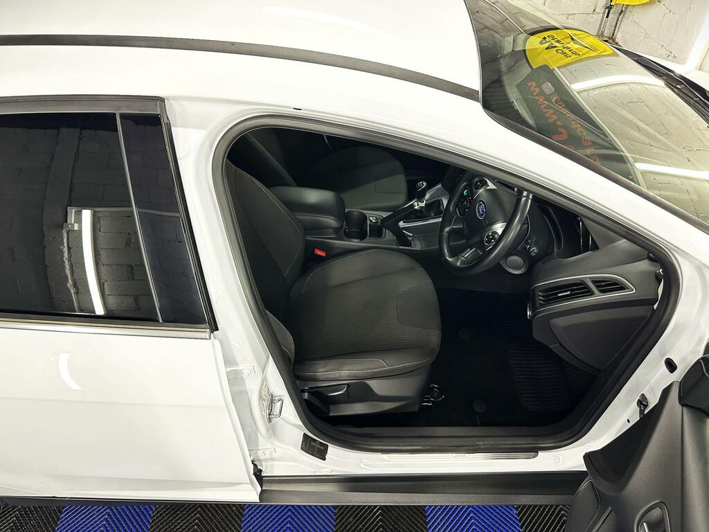 Ford Focus 1.6 Tdci Titanium Navigator White #26