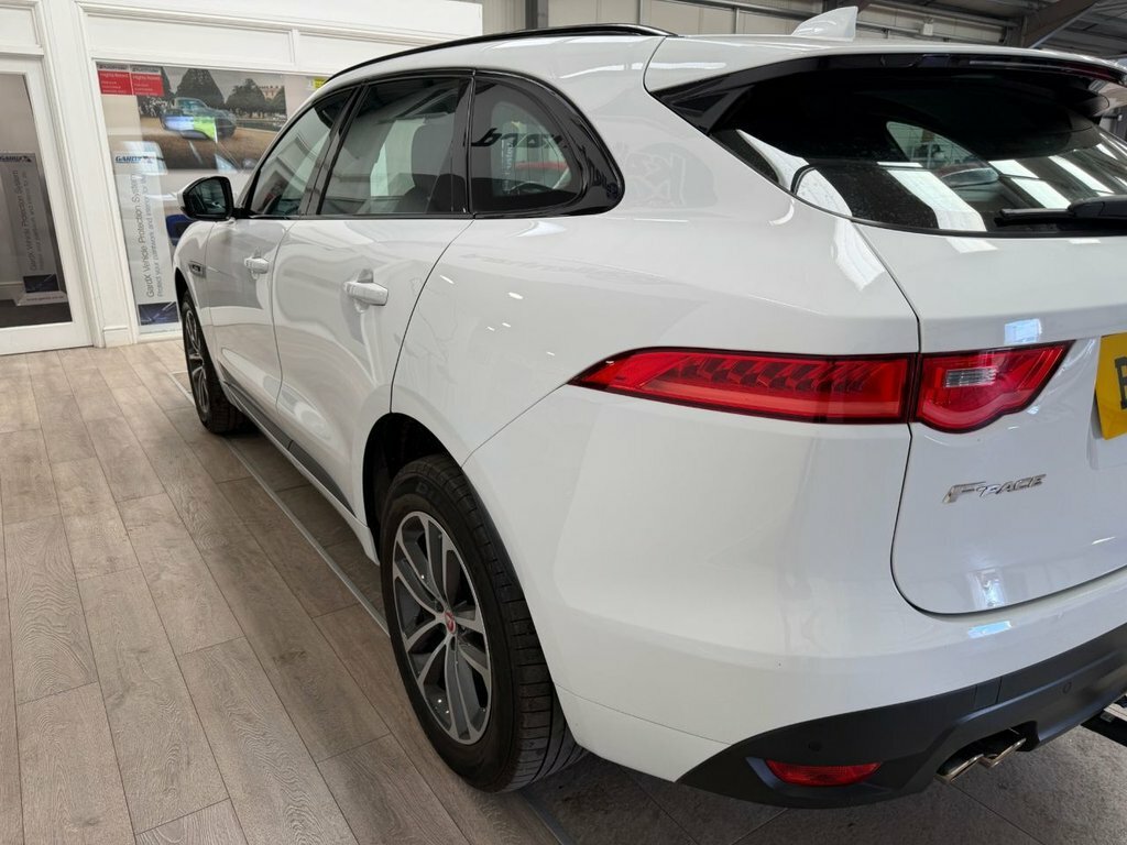 Jaguar F-Pace F-pace Portfolio Awd Black #41