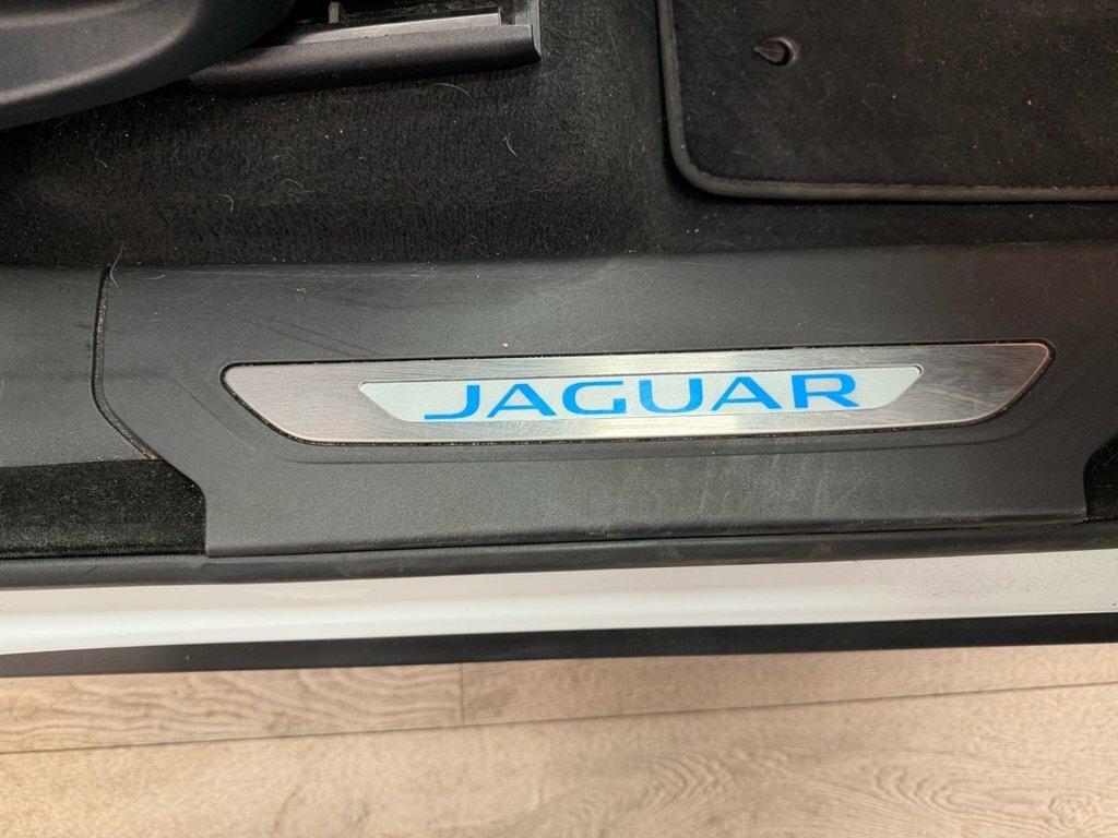 Jaguar F-Pace F-pace Portfolio Awd Black #38