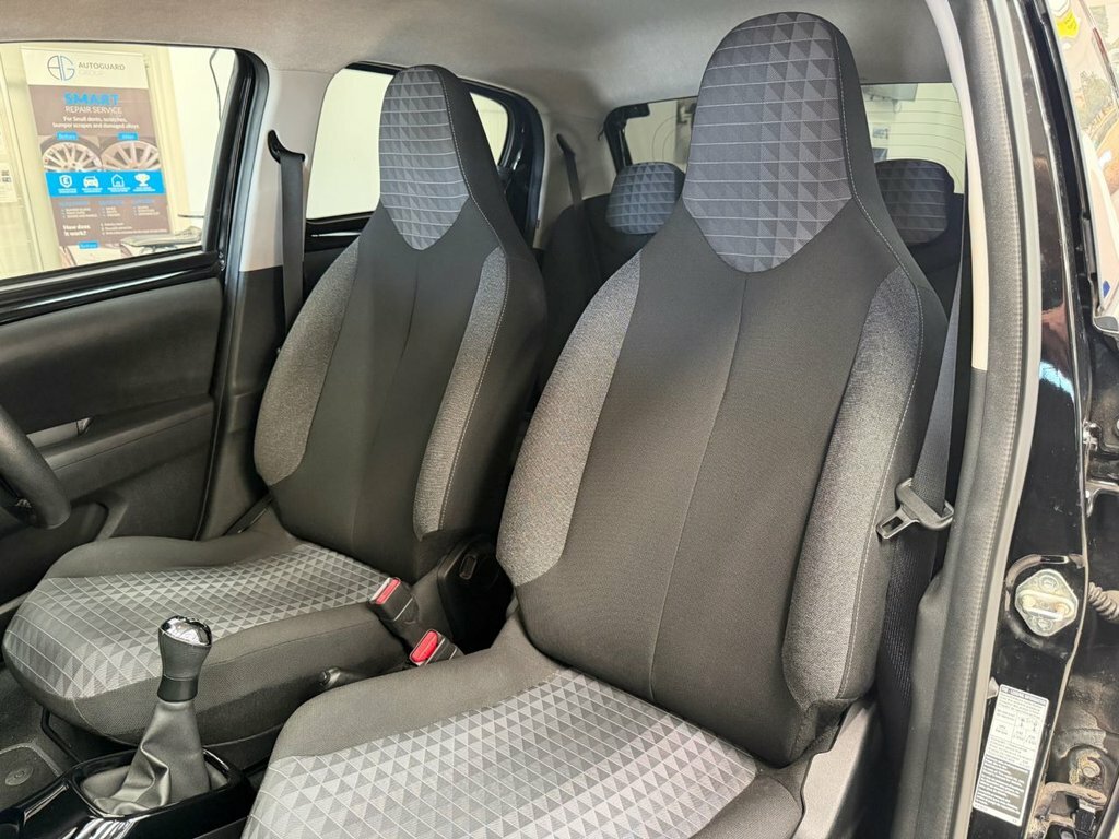Peugeot 108 1L Allure Black #6