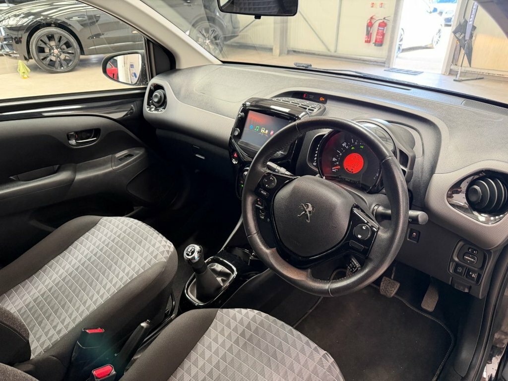 Peugeot 108 1L Allure Black #2