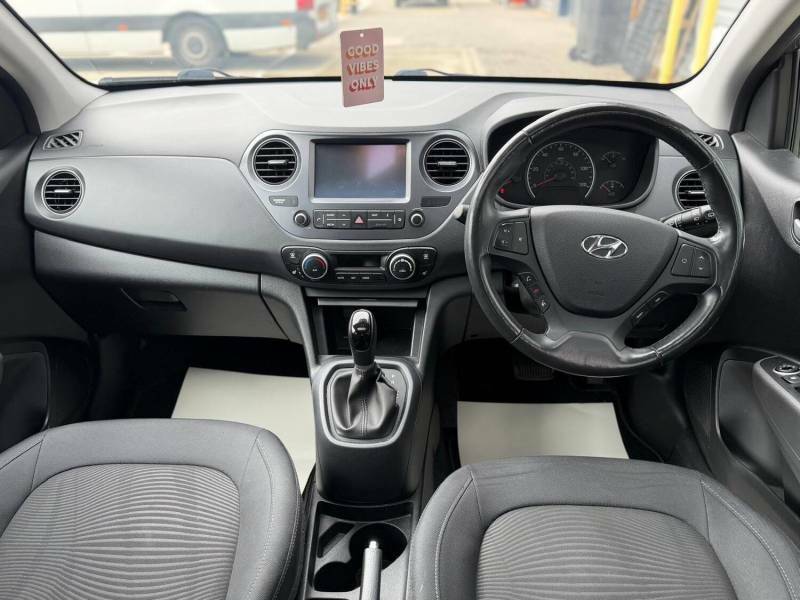 Hyundai I10 Hatchback White #9