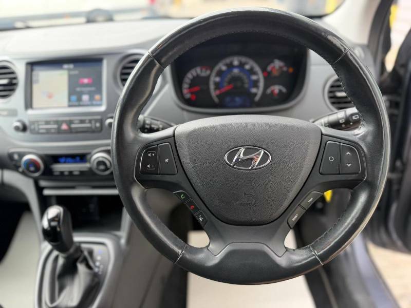 Hyundai I10 Hatchback White #14