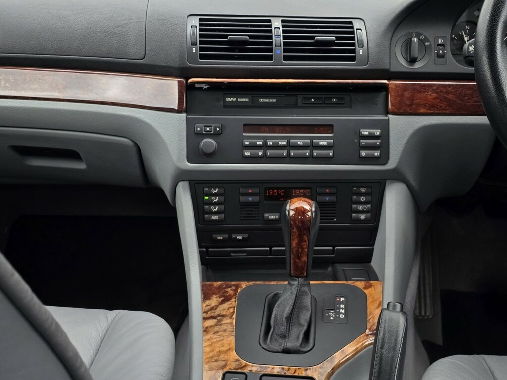 BMW 5 Series 2.5 525D Se Silver #45