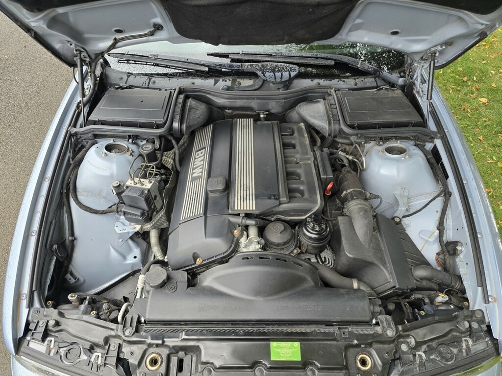 BMW 5 Series 2.5 525D Se Silver #60