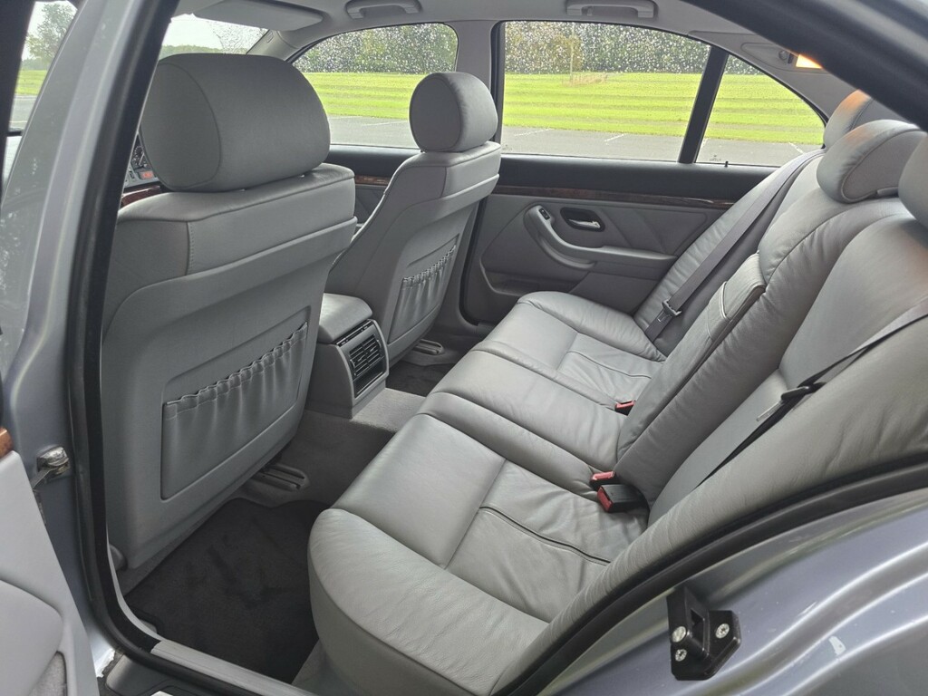 BMW 5 Series 2.5 525D Se Silver #50