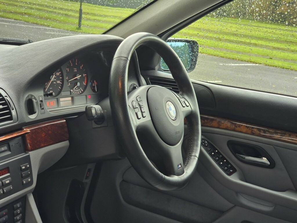 BMW 5 Series 2.5 525D Se Silver #58
