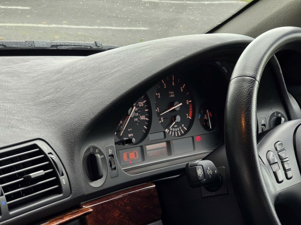BMW 5 Series 2.5 525D Se Silver #59