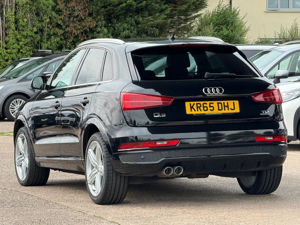 Audi Q3 2L S Line Plus Black #4