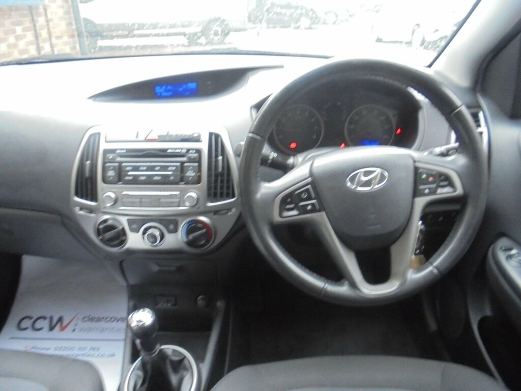 Hyundai I20 Classic White #9