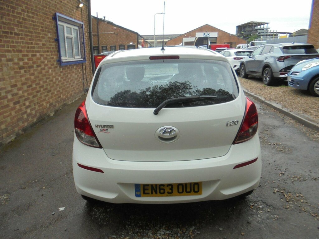 Hyundai I20 Classic White #7