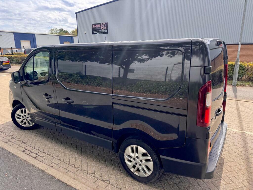 Renault Trafic 1.6 Dci 27 Sport Nav Swb Standard Roof Euro 6 Black #4