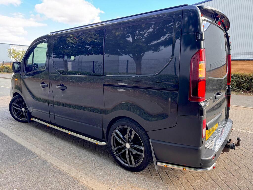 Renault Trafic 1.6 Dci 29 Sport Nav Crew Van Swb Euro 6 Black #4