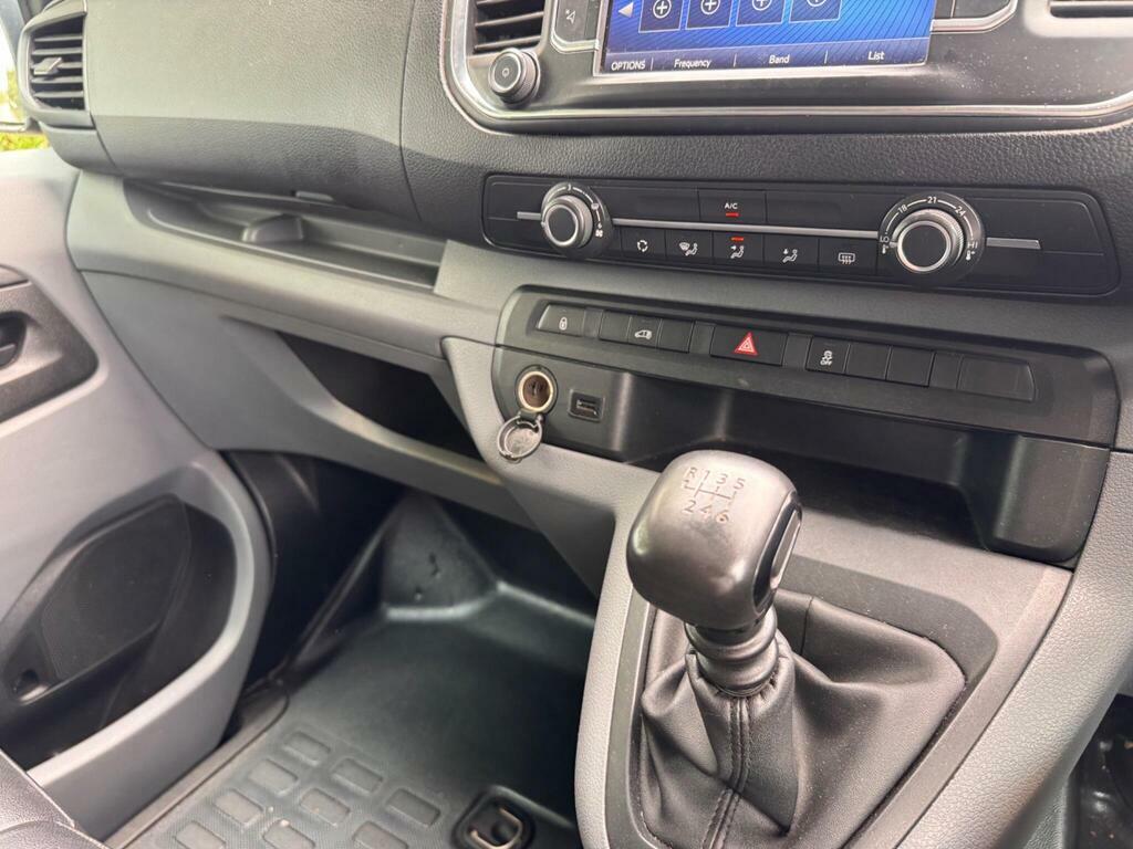 Toyota PROACE Proace Base White #30