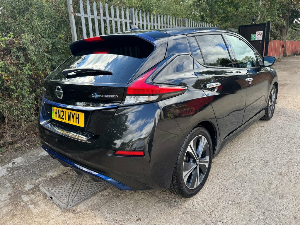 Nissan Leaf 40Kwh 10 Hatchback 150 Ps Black #3