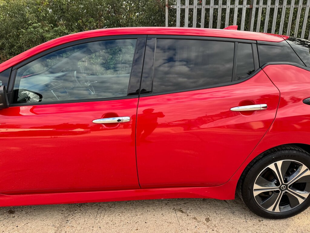 Nissan Leaf 110Kw N-connecta 40Kwh Red #23
