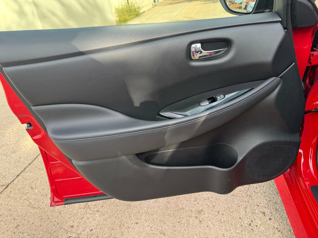 Nissan Leaf 110Kw N-connecta 40Kwh Red #25