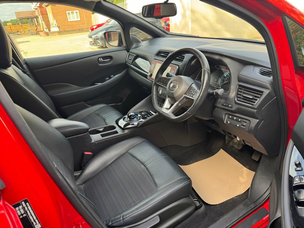 Nissan Leaf 110Kw N-connecta 40Kwh Red #30