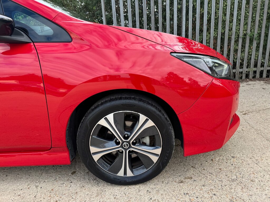 Nissan Leaf 110Kw N-connecta 40Kwh Red #8