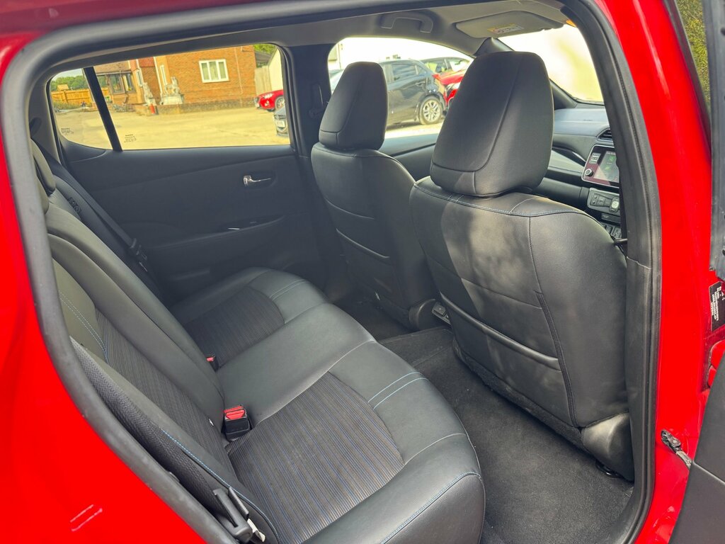 Nissan Leaf 110Kw N-connecta 40Kwh Red #32