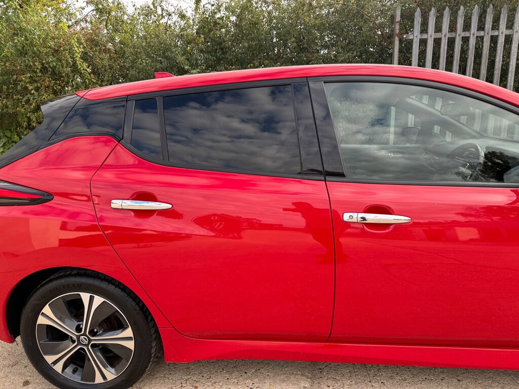 Nissan Leaf 110Kw N-connecta 40Kwh Red #12