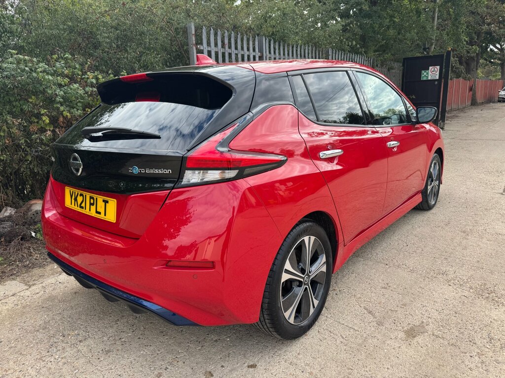 Nissan Leaf 40Kwh N-connecta Hatchback 150 Red #3