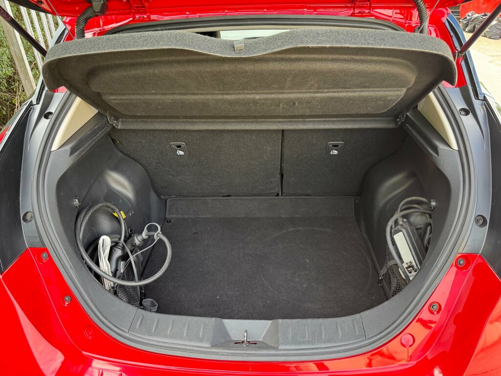 Nissan Leaf 110Kw N-connecta 40Kwh Red #10