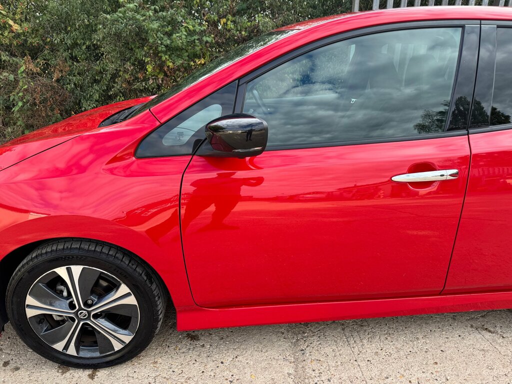 Nissan Leaf 110Kw N-connecta 40Kwh Red #18